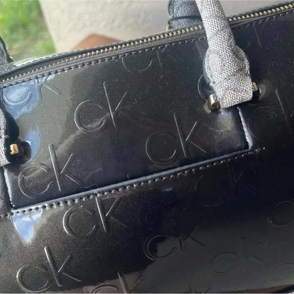 NWT Calvin Klein Brown Patent Ashley Barrel Bag Satchel Purse Crossbody - Picture 3 of 7